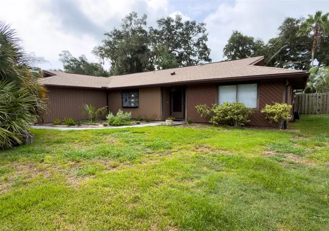 Photo 1 of Sale Pending at 608 Touchstone Cir, Port Orange, FL 32127 | MLS# O6438372 | Listing updated on 2026-09-25