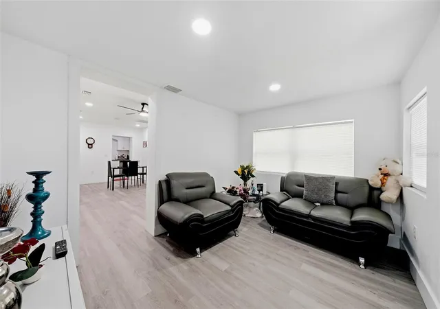 Photo 2 of Single family home for sale at 10124 N Hyacinth Ave, Tampa, FL 33612 | MLS# L4964770 | Listing updated on 2026-09-08