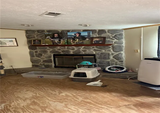 Photo 3 of Manufactured home for sale at 12171 NW 168th Place, Reddick, FL 32686 | MLS# OM731605 | Listing updated on 2026-09-23