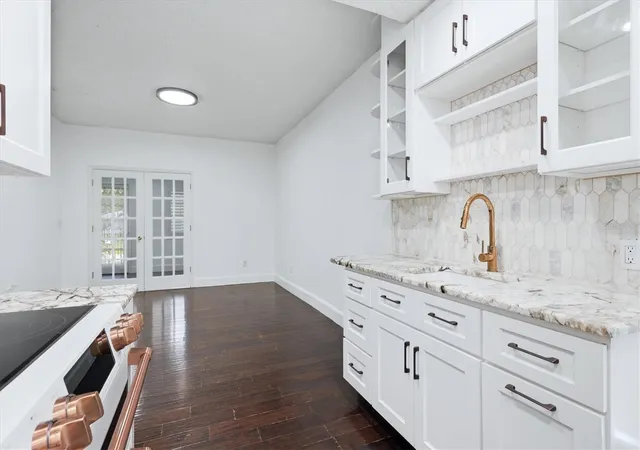 Photo 4 of Single family home for sale at 2520 Huntington Ave, Sarasota, FL 34232 | MLS# A4704959 | Listing updated on 2026-09-09