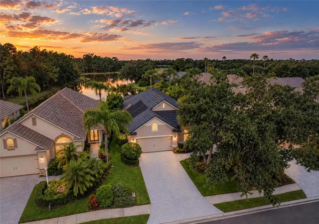 Photo 1 of Single family home for sale at 7818 Troon Ct, Lakewood Ranch, FL 34202 | MLS# A4704975 | Listing updated on 2026-09-16