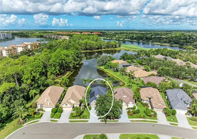 Photo 4 of Single family home for sale at 7818 Troon Ct, Lakewood Ranch, FL 34202 | MLS# A4704975 | Listing updated on 2026-09-16