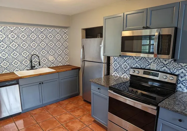 Photo 2 of Single family home for sale at 725 17th Avenue S, Saint Petersburg, FL 33701 | MLS# O6438950 | Listing updated on 2026-09-18