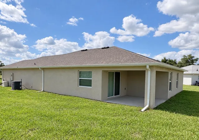 Photo 4 of Single family home for sale at 11383 SW 58th Circle, Ocala, FL 34476 | MLS# OM731693 | Listing updated on 2026-09-17