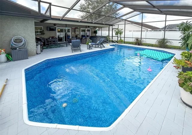 Photo 3 of Single family home for sale at 11019 Captain Dr, Spring Hill, FL 34608 | MLS# W7889225 | Listing updated on 2026-10-01
