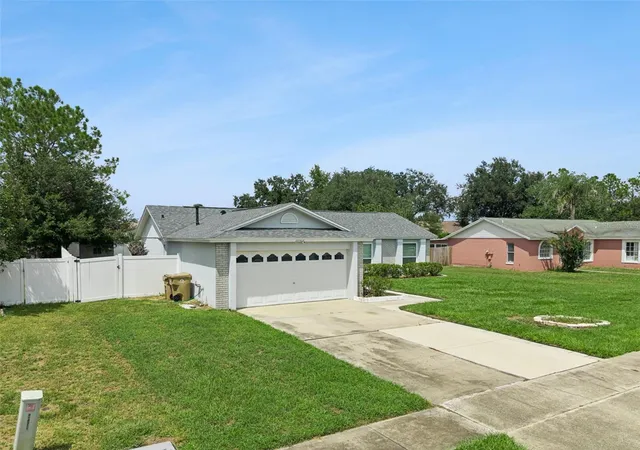 Photo 2 of Single family home for sale at 15512 Hidden Lake Cir, Clermont, FL 34711 | MLS# G5117402 | Listing updated on 2026-09-09