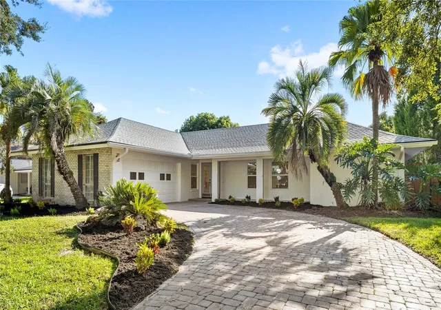 Photo 1 of Single family home for sale at 618 Blairshire Cir, Winter Park, FL 32792 | MLS# O6439298 | Listing updated on 2026-10-11
