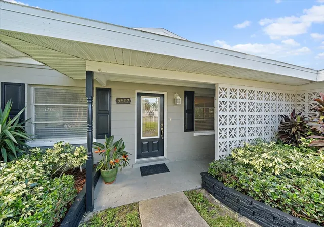 Photo 2 of Single family home for sale at 5507 Harbor Rd, Bradenton, FL 34209 | MLS# A4705140 | Listing updated on 2026-09-22