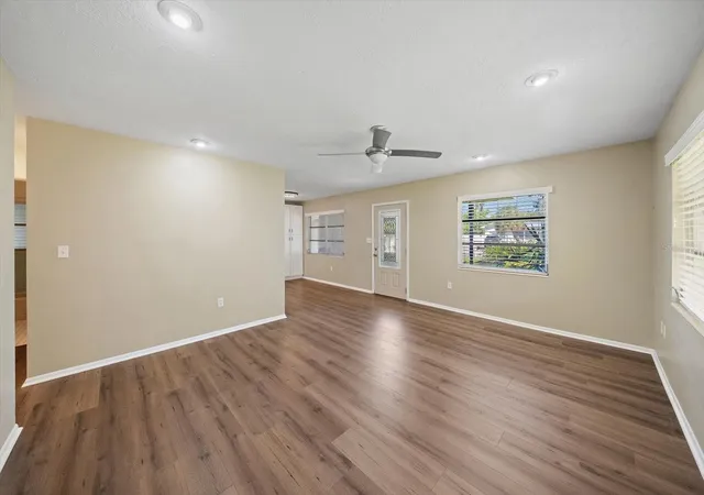 Photo 4 of Single family home for sale at 5507 Harbor Rd, Bradenton, FL 34209 | MLS# A4705140 | Listing updated on 2026-09-22