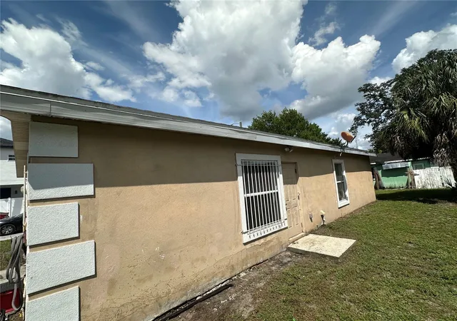Photo 2 of Single family home for sale at 2305 E 28th Avenue, Tampa, FL 33605 | MLS# TB8545791 | Listing updated on 2026-09-09