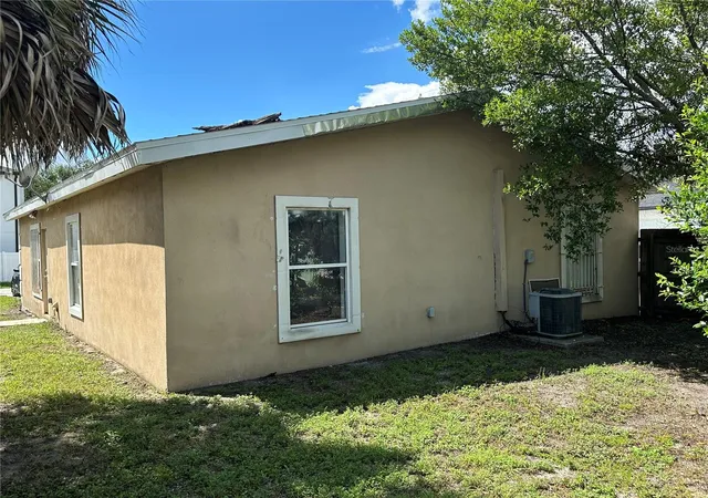 Photo 3 of Single family home for sale at 2305 E 28th Avenue, Tampa, FL 33605 | MLS# TB8545791 | Listing updated on 2026-09-09