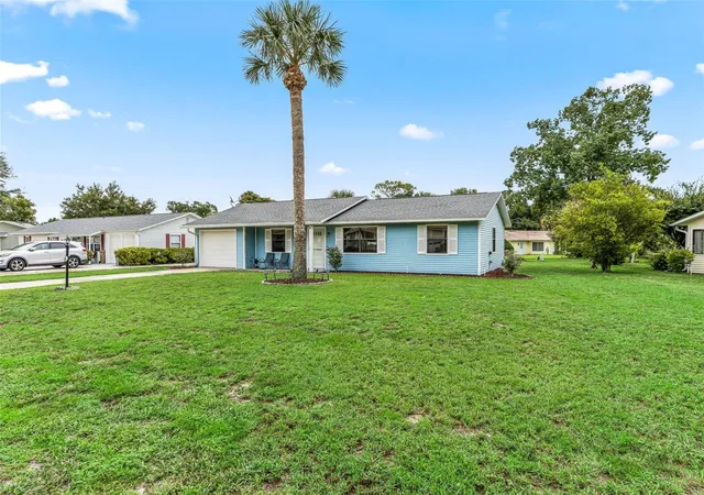 Photo 2 of Single family home for sale at 65 Aberdeen Cir, Leesburg, FL 34788 | MLS# G5117413 | Listing updated on 2026-09-17