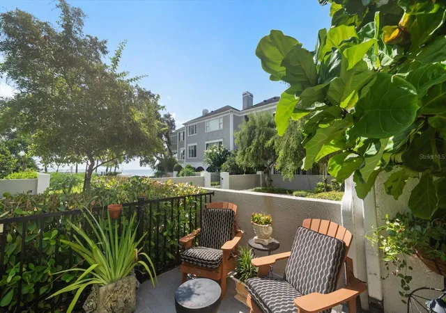 Listing Photo 5 - Condo for sale in building located at 6212 Bayshore Blvd, Tampa, FL 33611 - Unit #F
