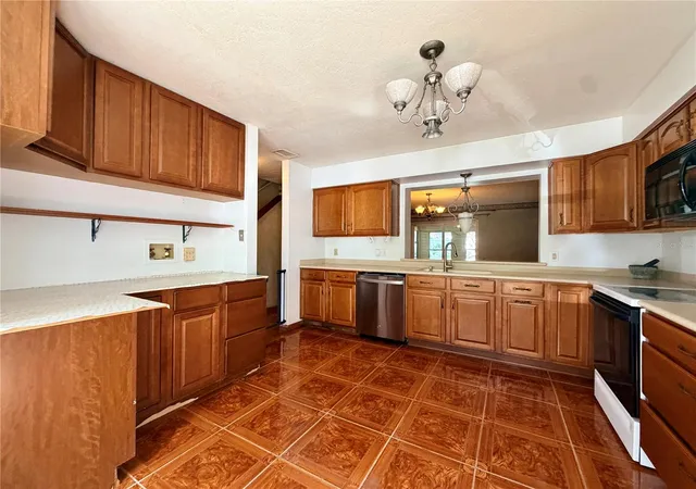 Photo 3 of Townhouse for sale at 284 Woodgreen Ln, Winter Springs, FL 32708 | MLS# O6439433 | Listing updated on 2026-09-09