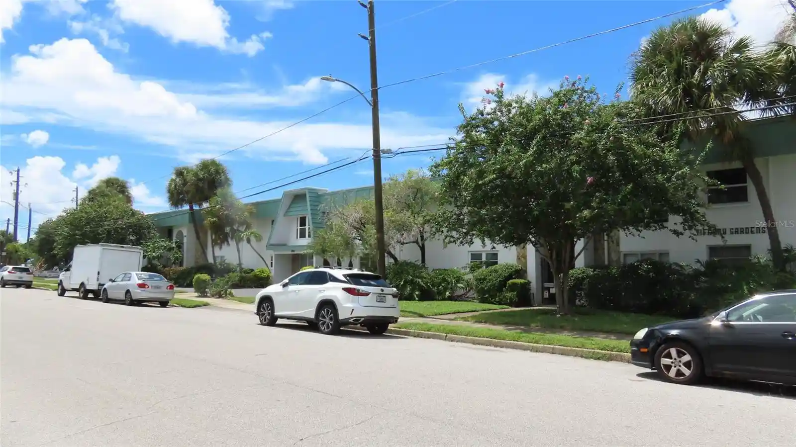 Listing Photo 1 - Condo for sale in 3100 Hartford St N located at 3100 Hartford St N, St. Petersburg, FL 33713 - Unit #129