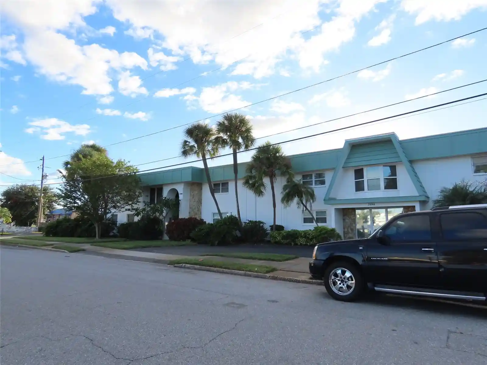 Listing Photo 2 - Condo for sale in 3100 Hartford St N located at 3100 Hartford St N, St. Petersburg, FL 33713 - Unit #129