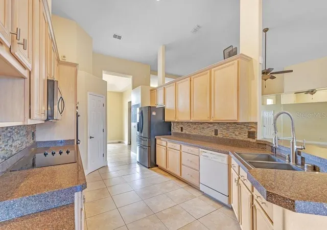 Photo 3 of Single family home for sale at 407 Thunder Gulch Ct, Orlando, FL 32824 | MLS# O6439743 | Listing updated on 2026-09-11