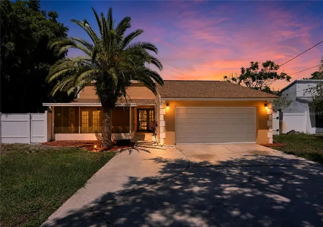 Single family home for sale at 915 Seminole Blvd, Tarpon Springs, FL 34689 | MLS# O6439885 | Listing updated on 2026-09-16