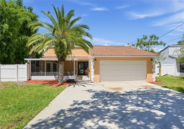 Photo 1 of Single family home for sale at 915 Seminole Blvd, Tarpon Springs, FL 34689 | MLS# O6439885 | Listing updated on 2026-09-16