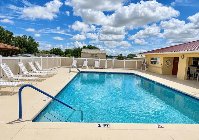 Photo 2 of Manufactured home for sale at 13181 Se 48 Terrace, Belleview, FL 34420 | MLS# GC543324 | Listing updated on 2026-09-11