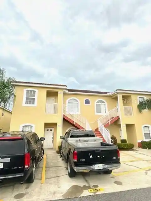 Listing Photo 1 - Condo for sale in 4102 Lake Marion Golf Resort located at 4102 Lake Marion Golf Resort, KISSIMMEE, FL 34759 - Unit #4102