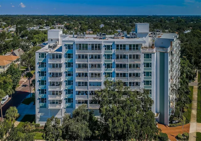 Photo 4 of Condo for sale at 700 Beach Dr NE #308, Saint Petersburg, FL 33701 | MLS# TB8546466 | Listing updated on 2026-09-09