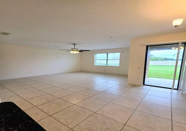 Photo 3 of Townhouse for sale at 2372 Seven Oaks Dr, Saint Cloud, FL 34772 | MLS# O6440032 | Listing updated on 2026-09-09