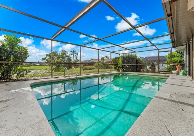 Photo 3 of Single family home for sale at 1602 Cypress Point Ct, Venice, FL 34293 | MLS# A4705429 | Listing updated on 2026-10-02