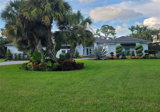 Photo 3 of Sale Pending at 794 Lytham Cir, Osprey, FL 34229 | MLS# A4705432 | Listing updated on 2026-09-16