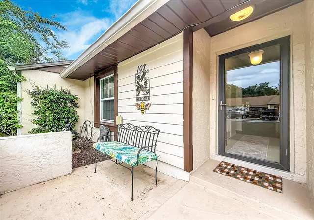 Photo 3 of Single family home for sale at 107 Long Leaf Pine Cir, Sanford, FL 32773 | MLS# O6440127 | Listing updated on 2026-09-19