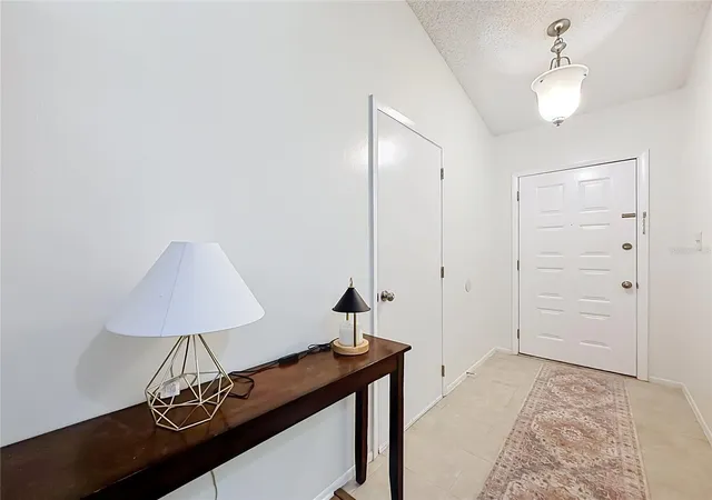 Photo 4 of House for sale at 107 Long Leaf Pine Cir, Sanford, FL 32773 | MLS# O6440127 | Listing updated on 2026-09-19