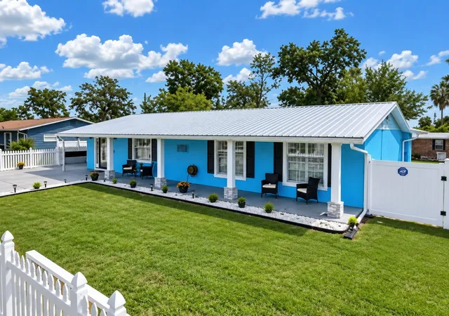 Photo 1 of Single family home for sale at 39352 Lincoln Ave, Zephyrhills, FL 33542 | MLS# TB8546671 | Listing updated on 2026-09-18