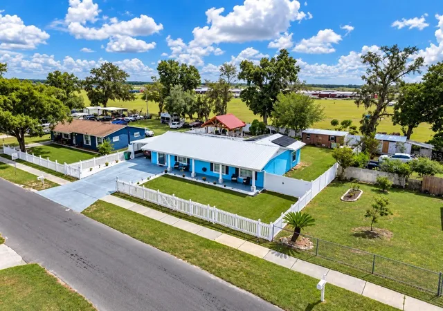 Photo 3 of Single family home for sale at 39352 Lincoln Ave, Zephyrhills, FL 33542 | MLS# TB8546671 | Listing updated on 2026-09-18