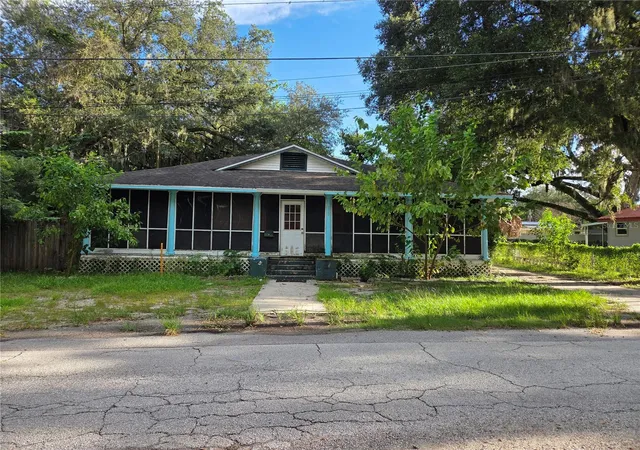 Photo 1 of Single family home for sale at 113 W Strickland St, Plant City, FL 33563 | MLS# TB8546765 | Listing updated on 2026-09-09