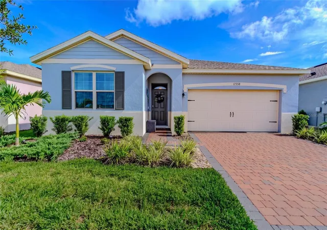 Photo 2 of Single family home for sale at 17558 Blazing Star Cir, Clermont, FL 34714 | MLS# O6440280 | Listing updated on 2026-09-09