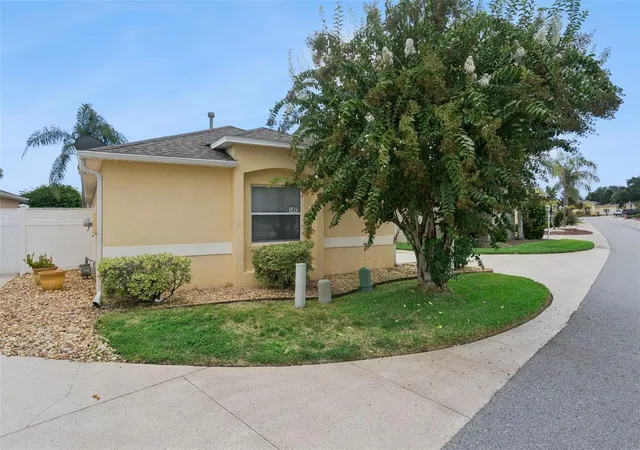 Photo 2 of Single family home for sale at 1492 Alexandria Pl, The Villages, FL 32162 | MLS# V4951187 | Listing updated on 2026-09-24