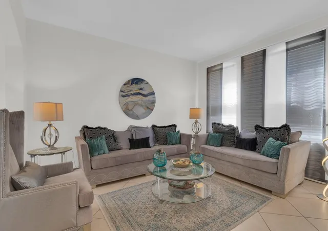 Photo 3 of Single family home for sale at 815 Bella Vida Blvd, Orlando, FL 32828 | MLS# O6440459 | Listing updated on 2026-09-18