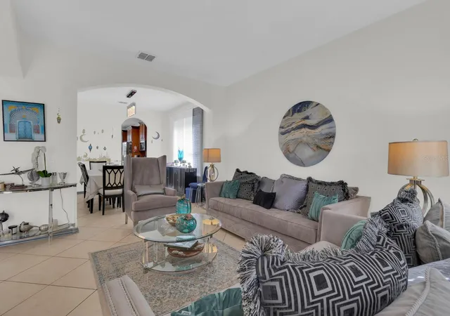 Photo 4 of Single family home for sale at 815 Bella Vida Blvd, Orlando, FL 32828 | MLS# O6440459 | Listing updated on 2026-09-18