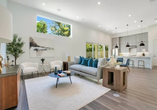 Photo 3 of Townhouse for sale at 504 W Swoope Ave, Winter Park, FL 32789 | MLS# O6440582 | Listing updated on 2026-10-11
