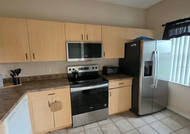 Photo 3 of Condo for sale at 4101 Lake Marion Golf Resort #D, Kissimmee, FL 34759 | MLS# O6440701 | Listing updated on 2026-09-16