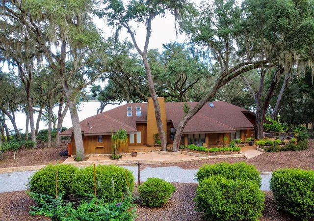 Photo 1 of Mansion for sale at 202 Mason Rd, Melrose, FL 32666 | MLS# GC543412 | Listing updated on 2026-09-17