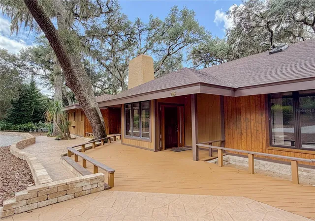 Photo 2 of Mansion for sale at 202 Mason Rd, Melrose, FL 32666 | MLS# GC543412 | Listing updated on 2026-09-17