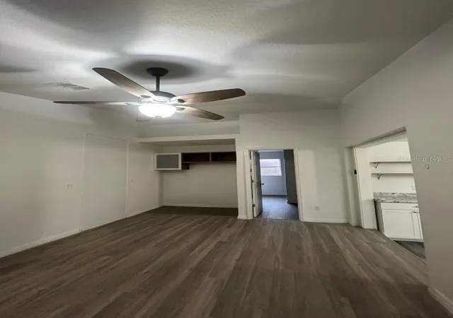 Photo 4 of Single family home for sale at 520 E Magnolia Ave, Longwood, FL 32750 | MLS# O6440972 | Listing updated on 2026-09-16
