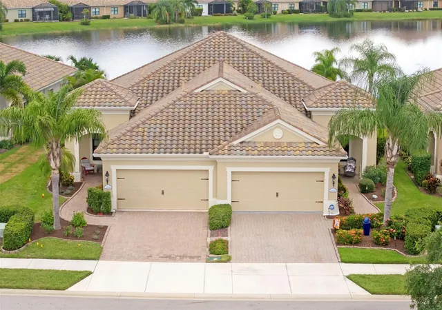 Photo 1 of Single family home for sale at 21620 Avon Park Ct, Venice, FL 34293 | MLS# A4705797 | Listing updated on 2026-10-15