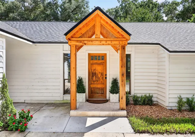 Photo 3 of House for sale at 7808 NW 21st Street, Ocala, FL 34482 | MLS# OM732110 | Listing updated on 2026-09-17