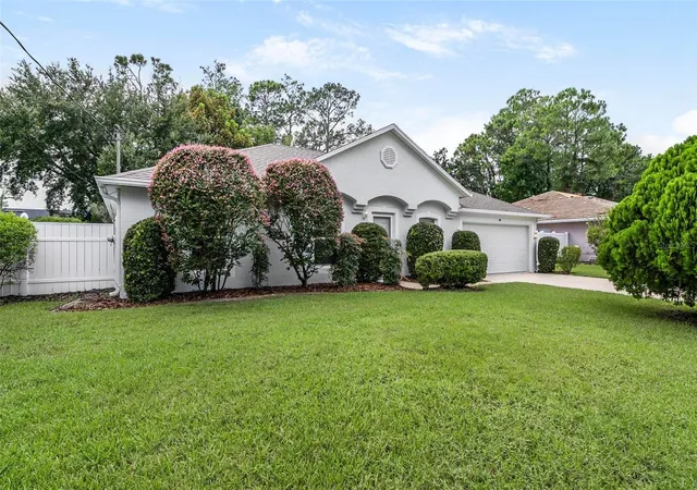 Photo 3 of Sale Pending at 44 Pennypacker Ln, Palm Coast, FL 32164 | MLS# FC321420 | Listing updated on 2026-09-24