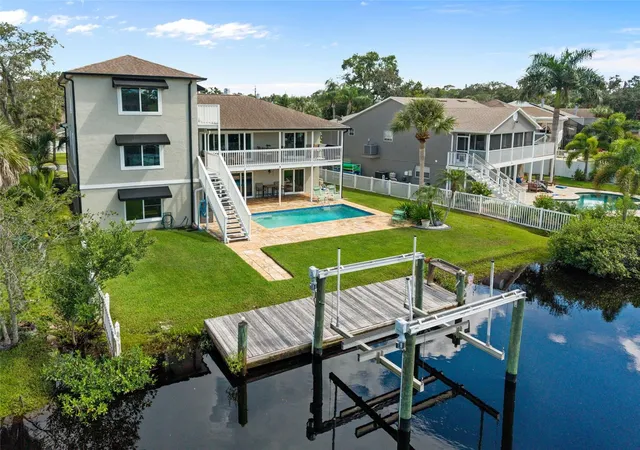 Photo 1 of Single family home for sale at 5517 Tropic Dr, New Port Richey, FL 34653 | MLS# W7889486 | Listing updated on 2026-10-16