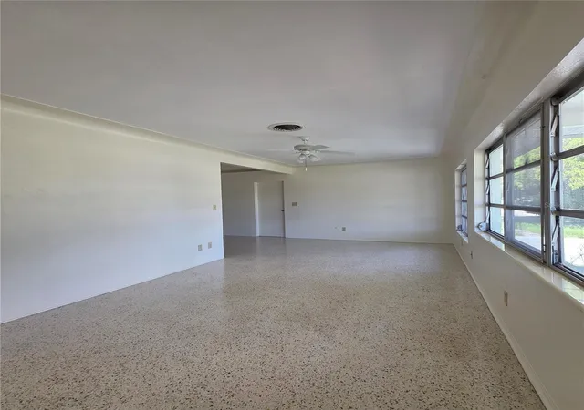 Photo 3 of Single family home for sale at 4014 22nd Avenue N, Saint Petersburg, FL 33713 | MLS# TB8548331 | Listing updated on 2026-10-02