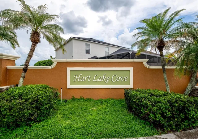 Photo 3 of Single family home for sale at 464 Fish Hawk Dr, Winter Haven, FL 33884 | MLS# O6441688 | Listing updated on 2026-09-18