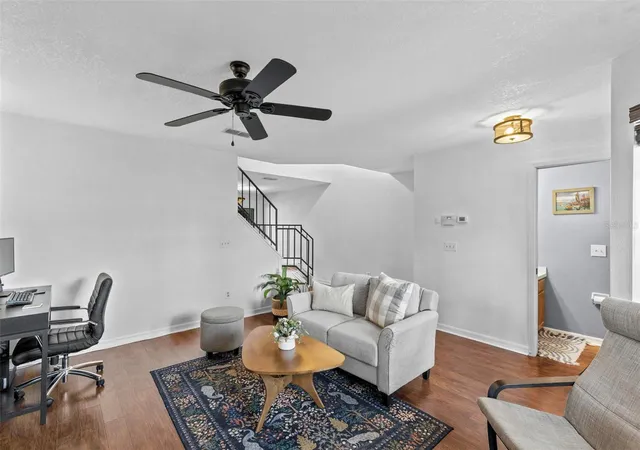 Photo 3 of Townhouse for sale at 910 Commonwealth Ct, Casselberry, FL 32707 | MLS# O6441722 | Listing updated on 2026-09-23